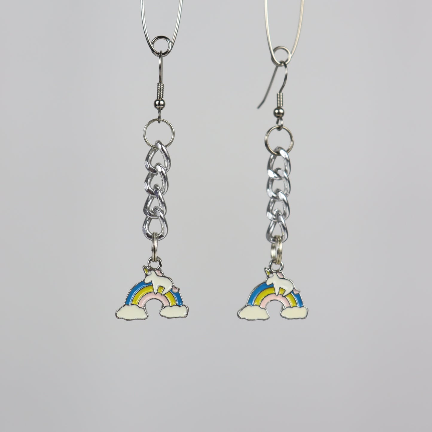 Rainbow & cloud on chain - blue & unicorn
