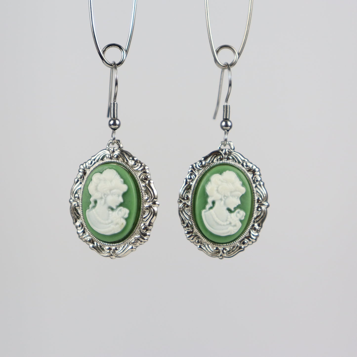 CAMEO EARRINGS - GREEN
