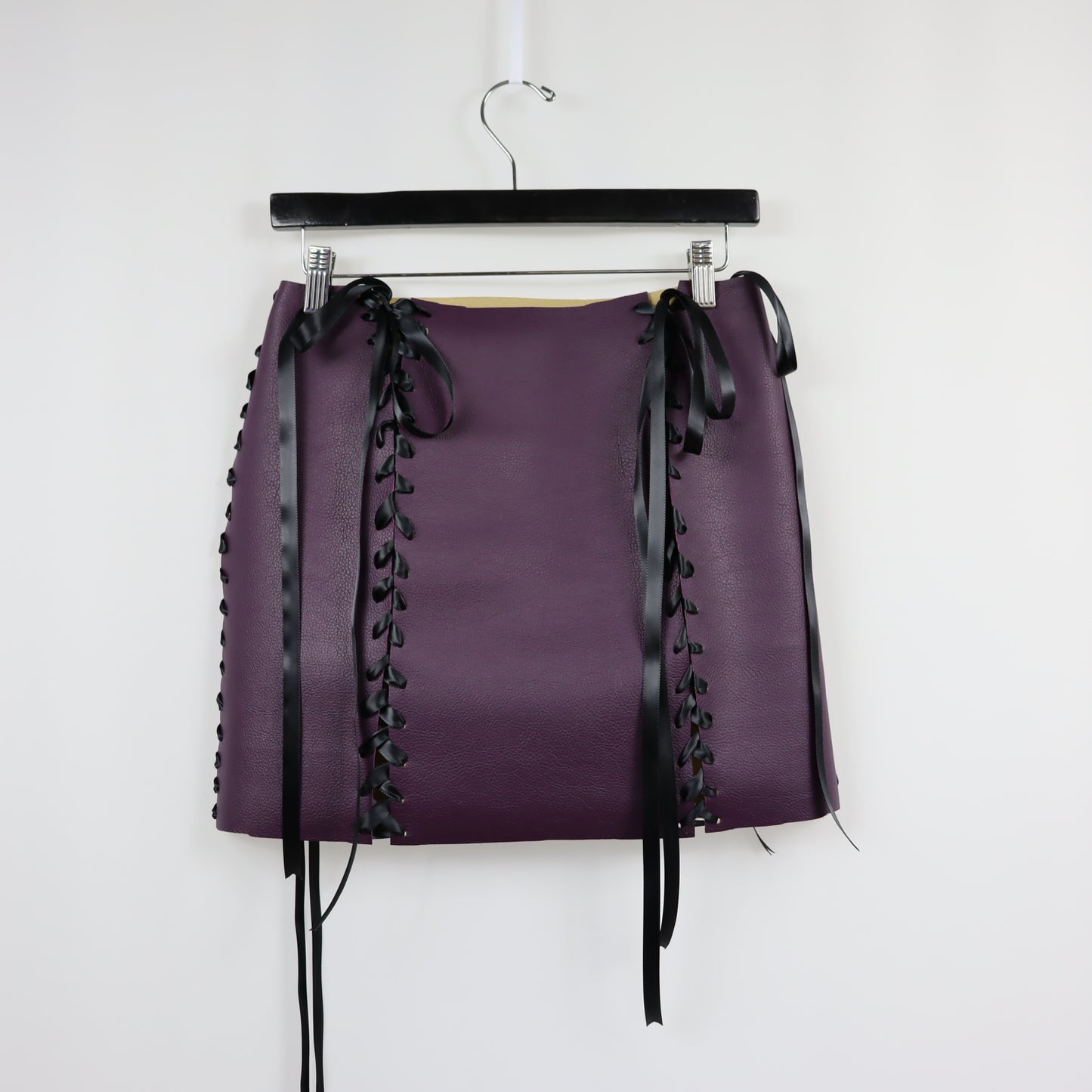 ADJUSTABLE VEGAN LEATHER SKIRT - PLUM