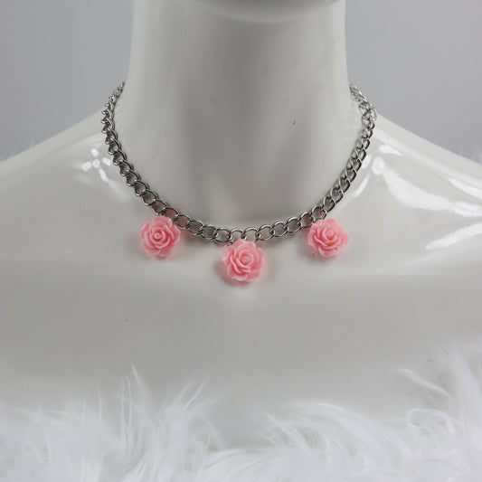 NECKLACE -  3 Pink   Roses.