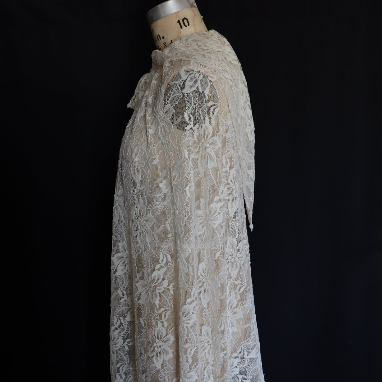 IVORY LACE CAPE